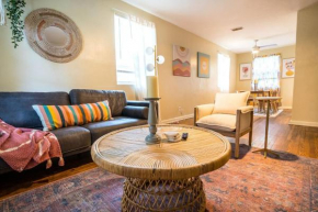 Charming Riverside Retreat 2BR Sleeps 5 ppl